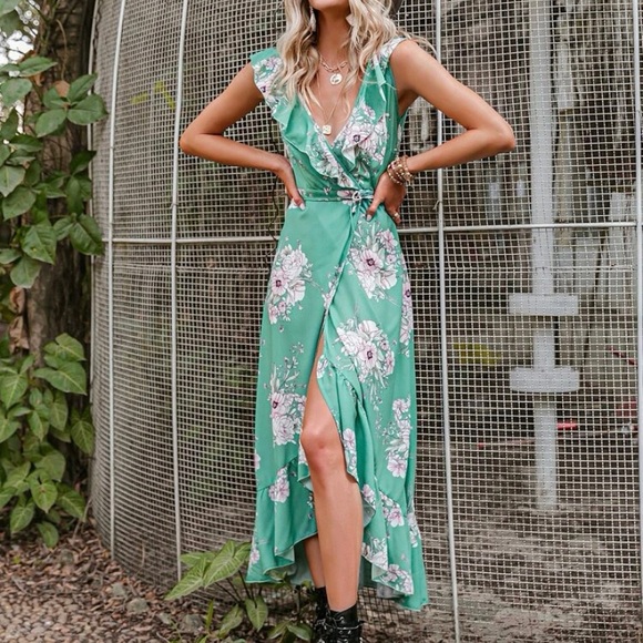 Floral wrap dress - Picture 2 of 5